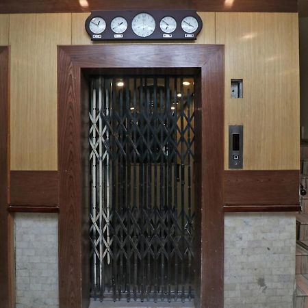 Oyo Flagship 19301 Mezbaan International Naka Hindola Hotel Lucknow Esterno foto