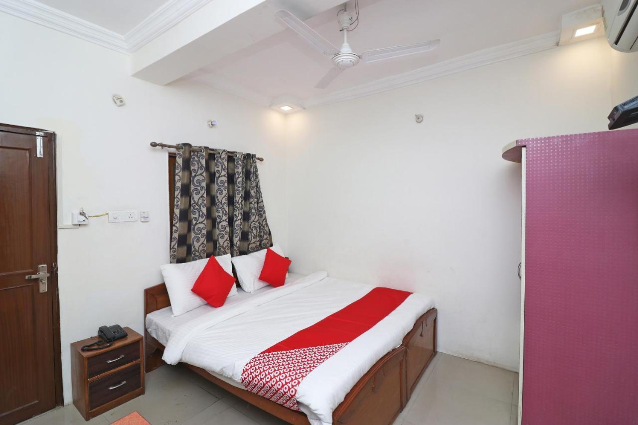 Oyo Flagship 19301 Mezbaan International Naka Hindola Hotel Lucknow Esterno foto